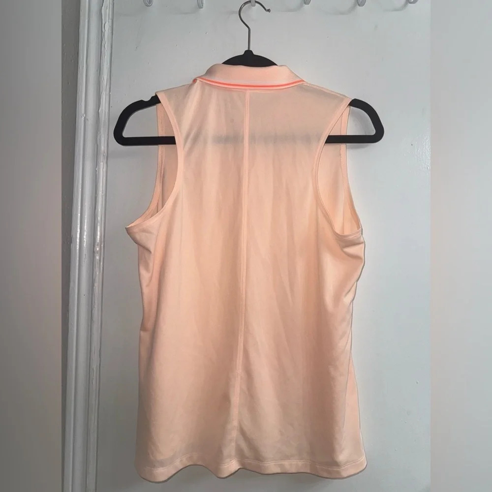 Nike sleeveless golf top size M